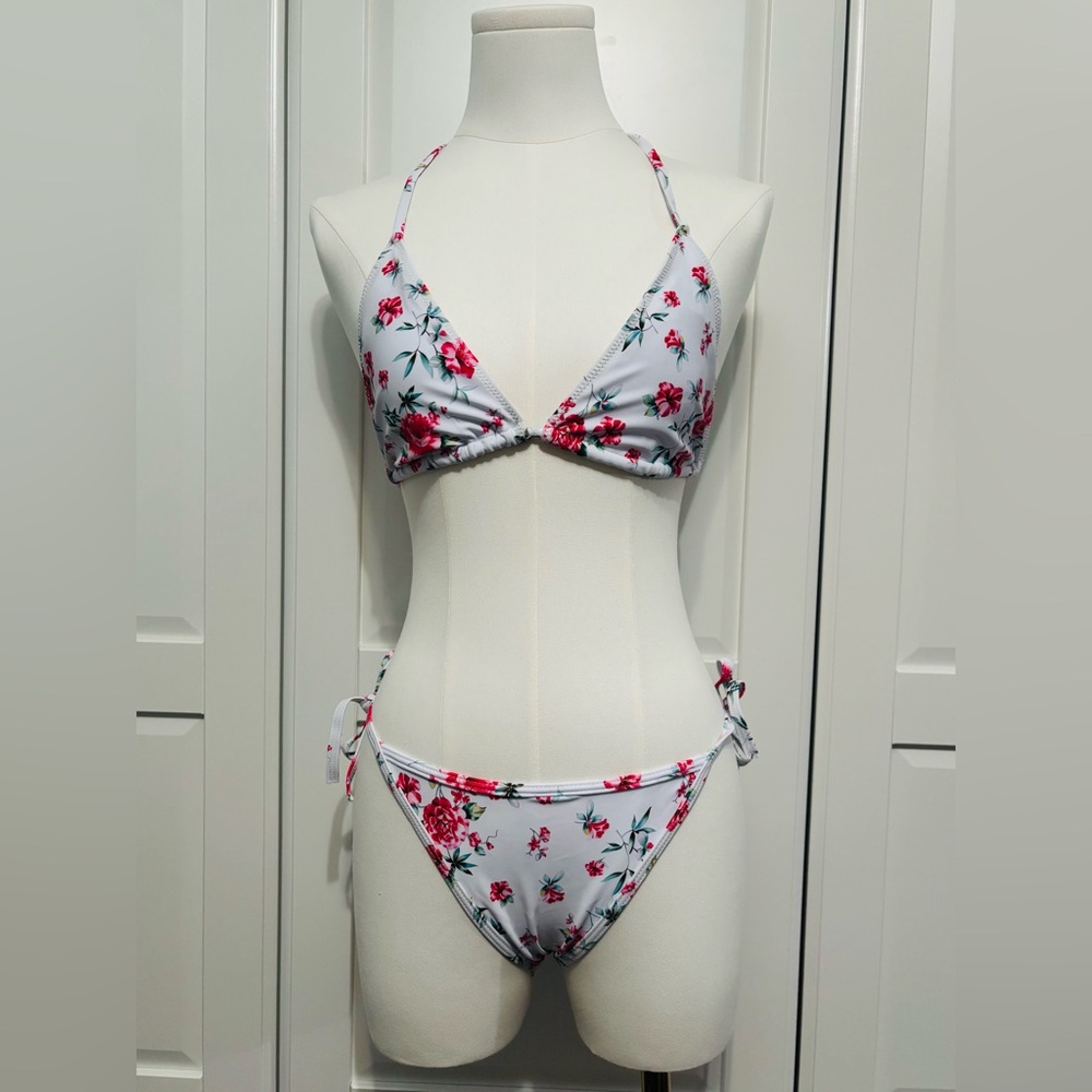 White Floral Triangle Bikini Top & Bottom in Sizes S,M,L